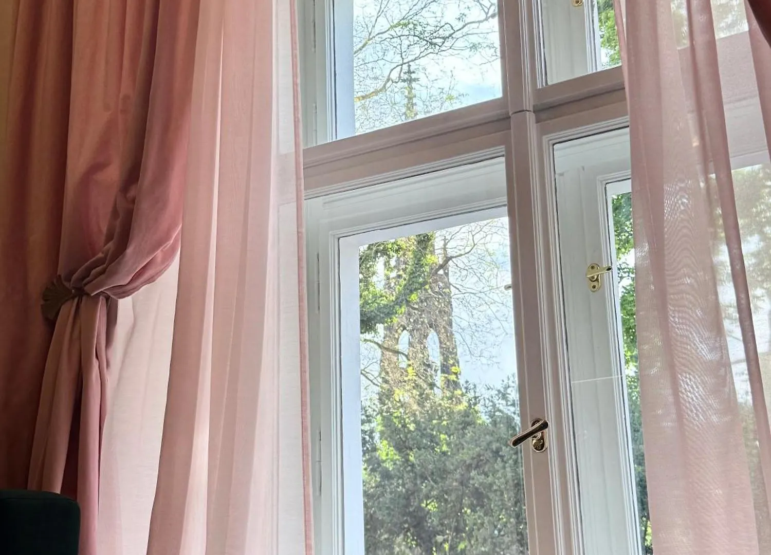 Apartment Divadelni - Historic Center & Steps From Charles Bridge 프라하