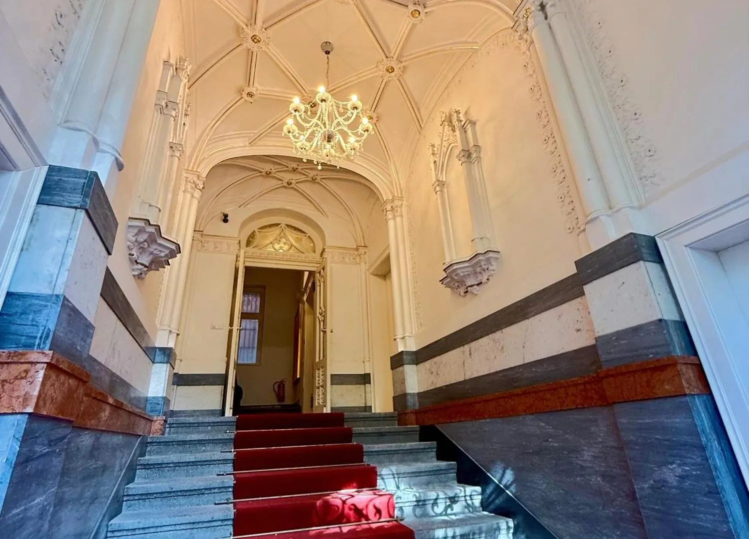 Apartment Divadelni - Historic Center & Steps From Charles Bridge 布拉格 捷克