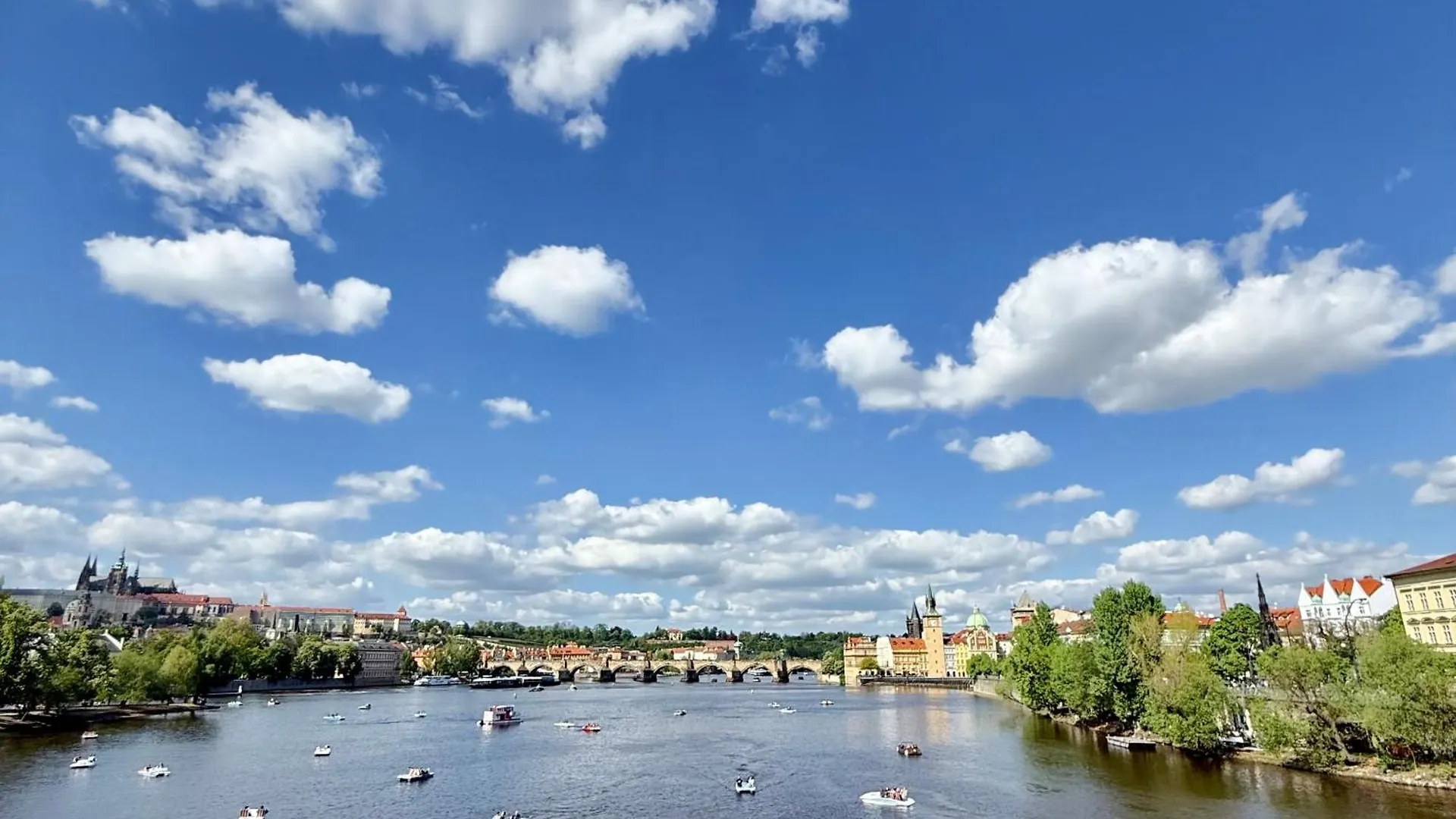 Apartment Divadelni - Historic Center & Steps From Charles Bridge 布拉格
